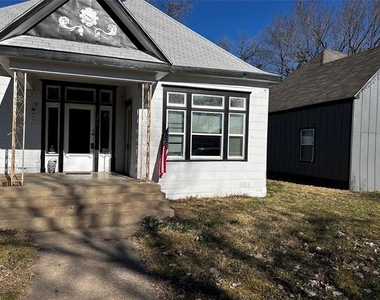 817 W Owing Street - Photo Thumbnail 7