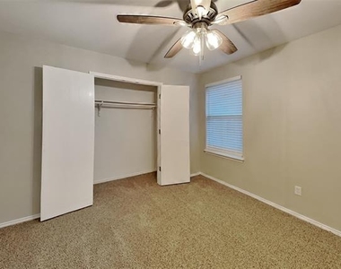 12252 Shadow Wood Trail - Photo Thumbnail 14