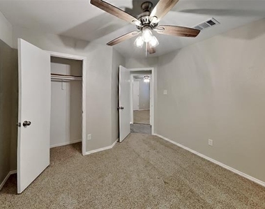 12252 Shadow Wood Trail - Photo Thumbnail 9
