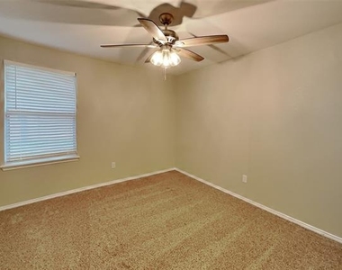 12252 Shadow Wood Trail - Photo Thumbnail 10