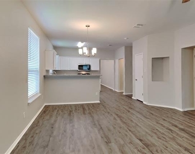 12252 Shadow Wood Trail - Photo Thumbnail 4