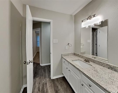 12252 Shadow Wood Trail - Photo Thumbnail 15