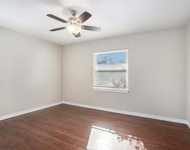 2009 Cloverdale Street - Photo Thumbnail 13
