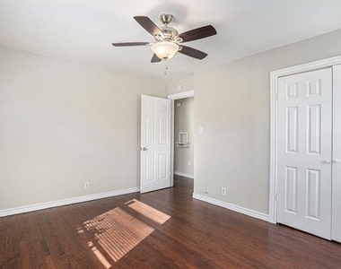 2009 Cloverdale Street - Photo Thumbnail 14