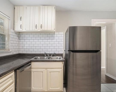 2009 Cloverdale Street - Photo Thumbnail 11