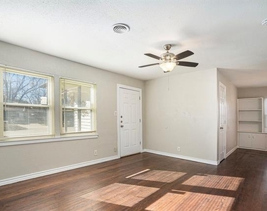 2009 Cloverdale Street - Photo Thumbnail 4