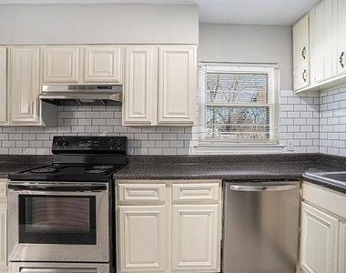 2009 Cloverdale Street - Photo Thumbnail 10