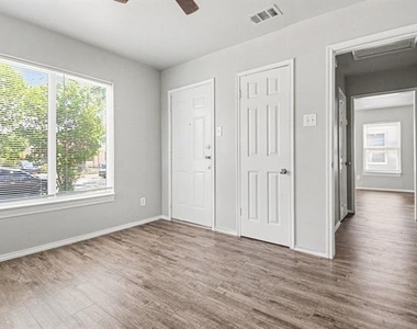 2475 Volga Avenue - Photo Thumbnail 6