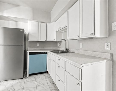 2475 Volga Avenue - Photo Thumbnail 3