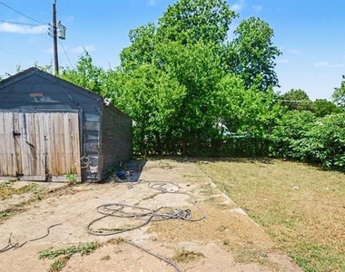 2475 Volga Avenue - Photo Thumbnail 11