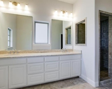 500 Sandy Lane - Photo Thumbnail 14