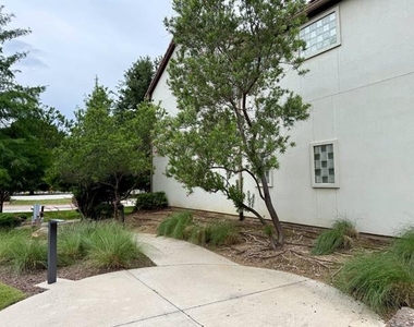 500 Sandy Lane - Photo Thumbnail 5