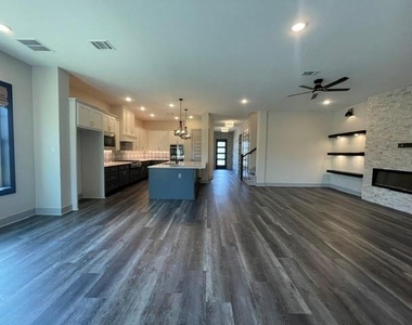 4801 Park View Place - Photo Thumbnail 14