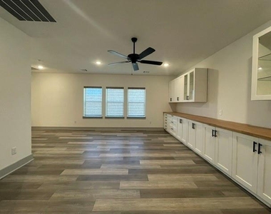 4801 Park View Place - Photo Thumbnail 31