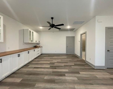 4801 Park View Place - Photo Thumbnail 29