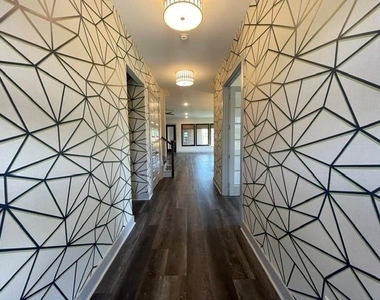 4801 Park View Place - Photo Thumbnail 3