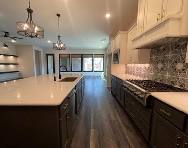 4801 Park View Place - Photo Thumbnail 17