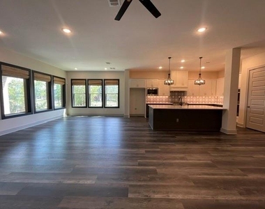 4801 Park View Place - Photo Thumbnail 13