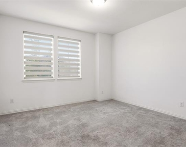 239 Woodson Street - Photo Thumbnail 12