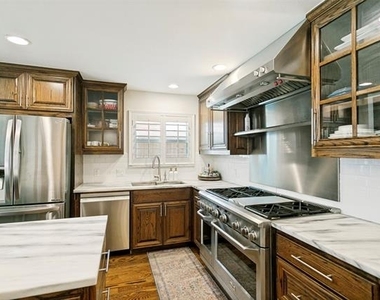 6010 Yellow Rock Trail - Photo Thumbnail 9