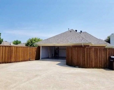 4701 Bear Run Drive - Photo Thumbnail 3