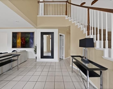 2116 Houlton Lane - Photo Thumbnail 6