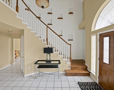 2116 Houlton Lane - Photo Thumbnail 7