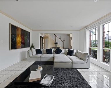 2116 Houlton Lane - Photo Thumbnail 12