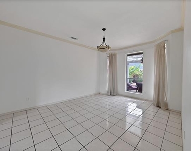 2116 Houlton Lane - Photo Thumbnail 17