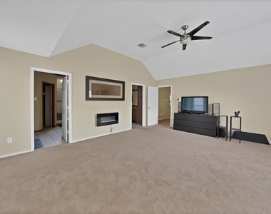 2116 Houlton Lane - Photo Thumbnail 21