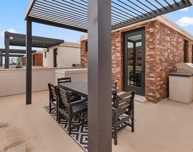 218 E Dallas Road - Photo Thumbnail 36