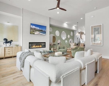 218 E Dallas Road - Photo Thumbnail 11