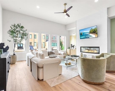 218 E Dallas Road - Photo Thumbnail 8