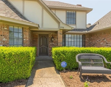 3916 San Mateo Drive - Photo Thumbnail 3