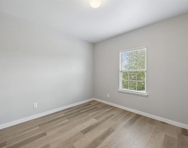 2013 Cranberry Court - Photo Thumbnail 7