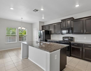 2013 Cranberry Court - Photo Thumbnail 5