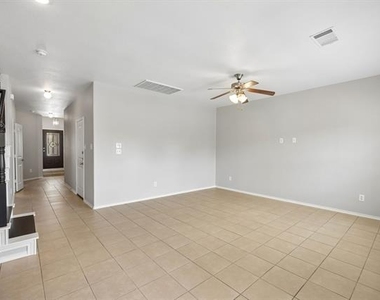 2013 Cranberry Court - Photo Thumbnail 6