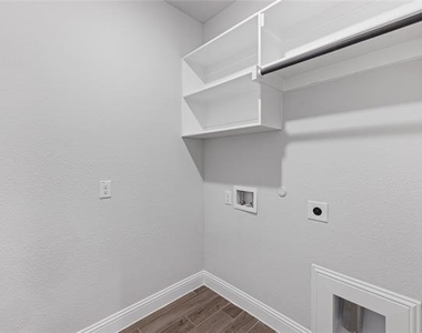 3822 Windmill Court - Photo Thumbnail 7