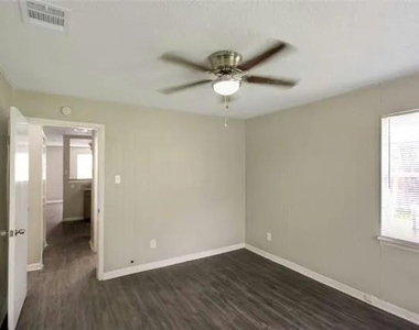 3109 Hunter Street - Photo Thumbnail 8