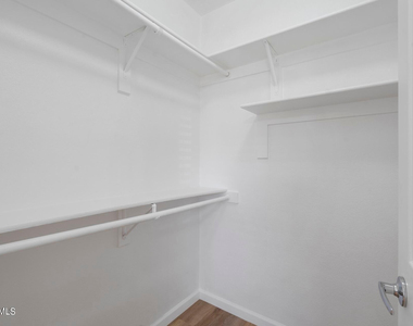 7008 E Gold Dust Avenue - Photo Thumbnail 10