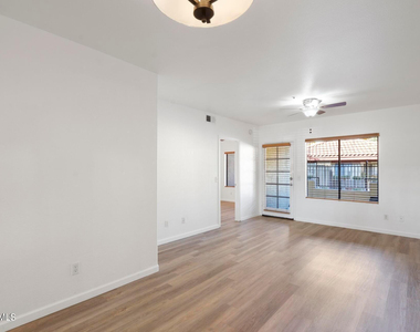 7008 E Gold Dust Avenue - Photo Thumbnail 7