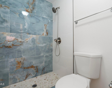 7008 E Gold Dust Avenue - Photo Thumbnail 5