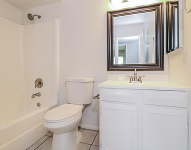 4810 W Desert Cove - Photo Thumbnail 11