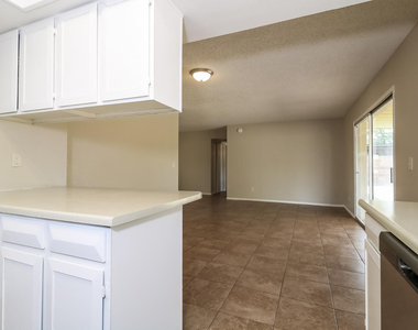 4810 W Desert Cove - Photo Thumbnail 5