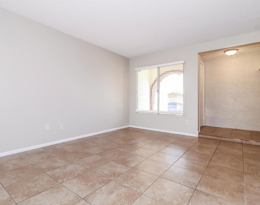 4810 W Desert Cove - Photo Thumbnail 2