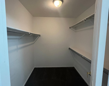 10302 E Coopers Hawk Drive - Photo Thumbnail 10
