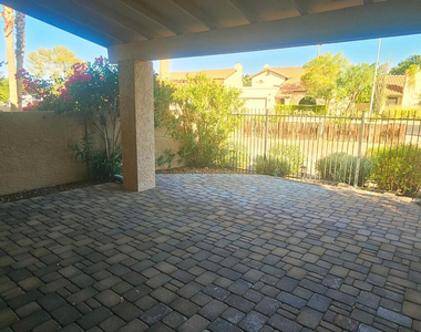 333 E Lilac Drive - Photo Thumbnail 24