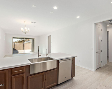 32362 N 122nd Drive - Photo Thumbnail 10