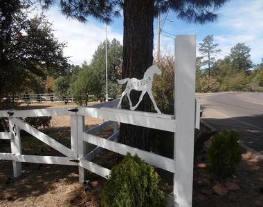 605 N Spur Circle - Photo Thumbnail 9