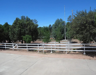 605 N Spur Circle - Photo Thumbnail 14